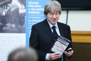 Petr Stehlik_2016 - 11 - 29 - Distributed energy resources and storage_foto skys (69)