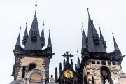 První zmínka o staroměstském pražském kostele v Týnském dvoře pochází z roku 1135 („týnit“ znamenalo „ohradit“). Budova dnešního chrámu ale vznikla později, dokončena byla v 16. století. Od počátku byla jednou z nejdůležitějších sakrálních staveb ve městě.
