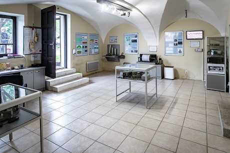 Geofyzikální muzeum ve Skalné se nachází v historickém statku