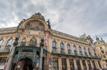 Koncert se konal v Obecním domě v Praze.