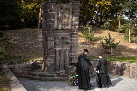 Památník na místě bývalého nacistického popraviště v Zámečku u Pardubic.