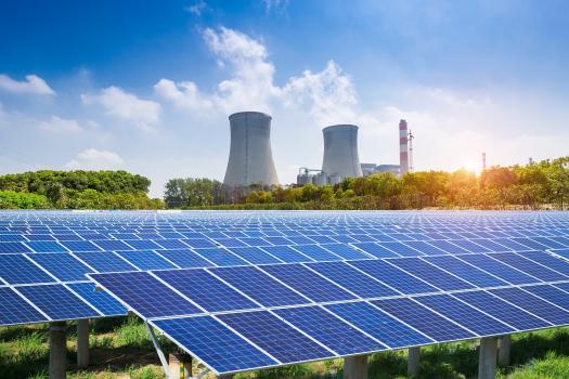 Cesta z energetické krize vede přes jádro a obnovitelné zdroje