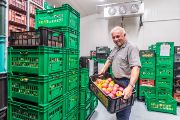 “The history of this station dates back to 1955 when tinsmith and enthusiastic amateur fruit grower Otto Louda decided to establish an experimental station in his native town Střížovice in cooperation with the Biological Institute of the Czechoslovak Academy of Sciences,” Jan Zima recounts while harvesting apples.