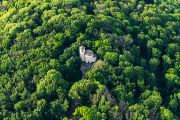 During the flight, participants also had a chance to view the rotunda of St. George atop Mount Říp where, according to a legend from the early 12th century, the first Slavs settled.