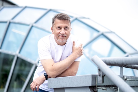 Jiří Vondrášek z ÚOCHB