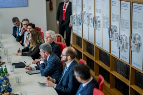 2026_04_01_navsteva prezidenta Petra Pavla v AV_web_pj-026