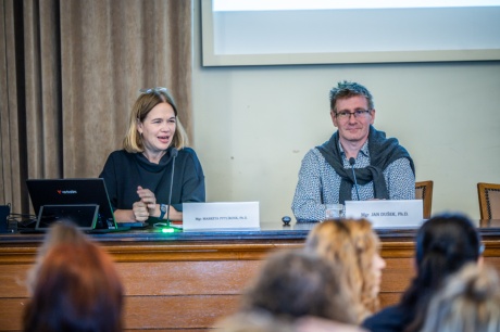 škola českého jazyka a literatury