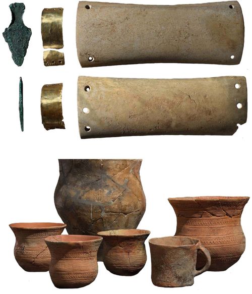 Výjimečná pohřební výbava hrobu z období kultury se zvoncovitými poháry z Tišic (Mělník)