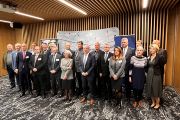 Caterina Petrillo, předsedkyně správní rady ELI ERIC, generální ředitel ELI ERIC Allen Weeks, Michael Prouza, ředitel Fyzikálního ústavu AV ČR a Jan Řídký, místopředseda Akademie věd ČR