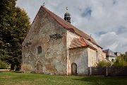 Kostel sv. Havla v Kuřívodech: K nejdůležitějším, dodnes autenticky působícím stavbám, které jako zázrakem přečkaly razantní proměnu města Kuřívod v druhé polovině 20. století, patří – vedle zámku – kostel sv. Havla. Raně gotický kostel byl vystavěn v dochovaných rozměrech presbytáře a lodi krátce před rokem 1279. 