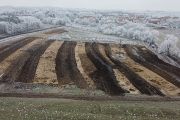 Část budoucího obchvatu Prahy v průběhu archeologického výzkumu. 